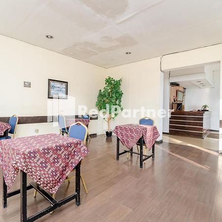 Cherry Pink Hotel Medan Mitra Reddoorz Eksteriør billede