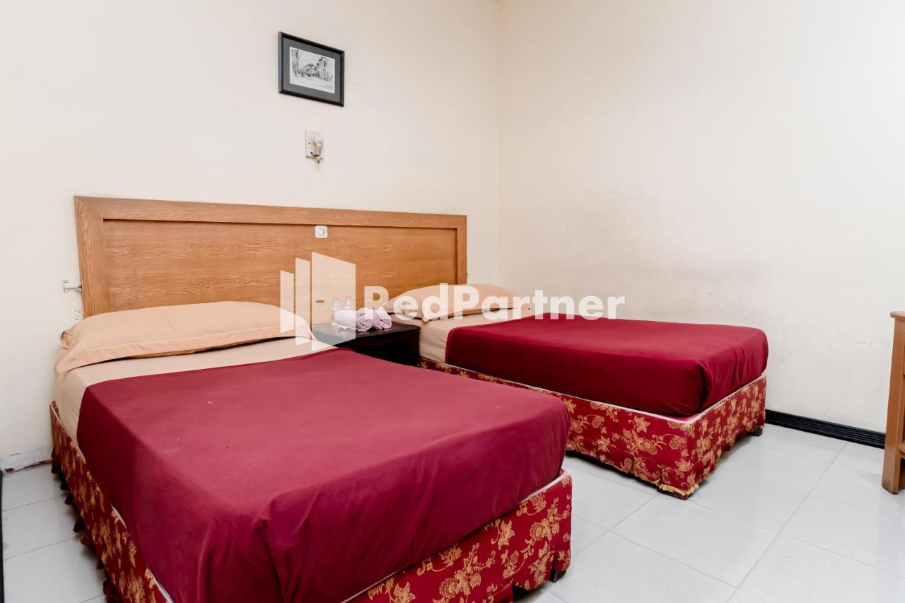 Cherry Pink Hotel Medan Mitra Reddoorz Eksteriør billede